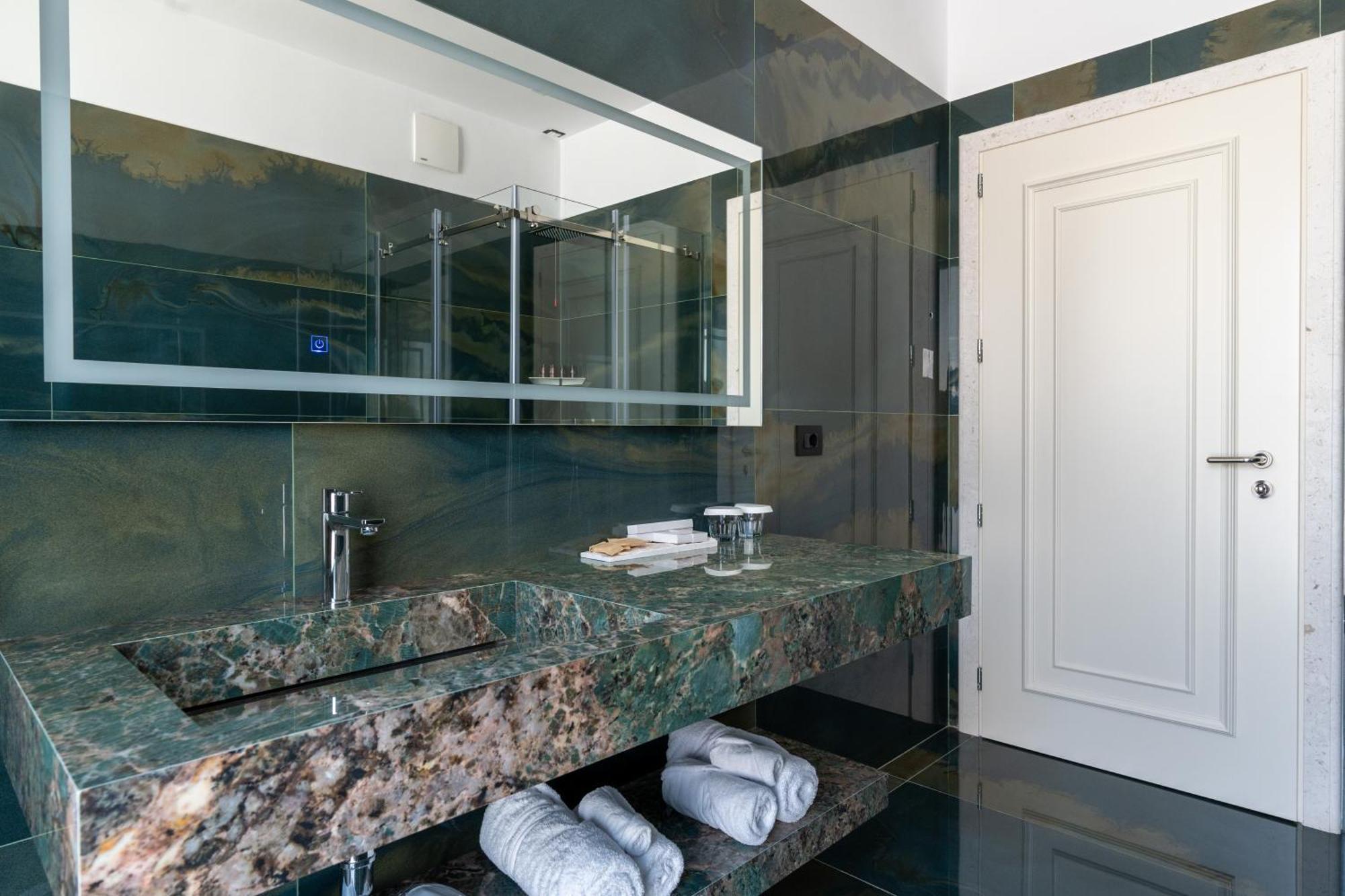 Hotel Plaza Berat Ngoại thất bức ảnh